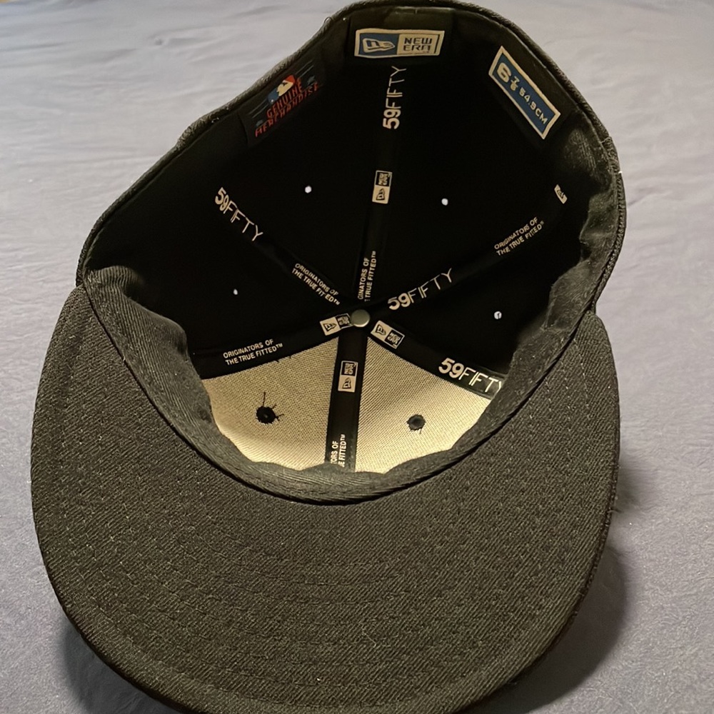 Black Boston Red Sox fitted hat - Picture 5 of 6